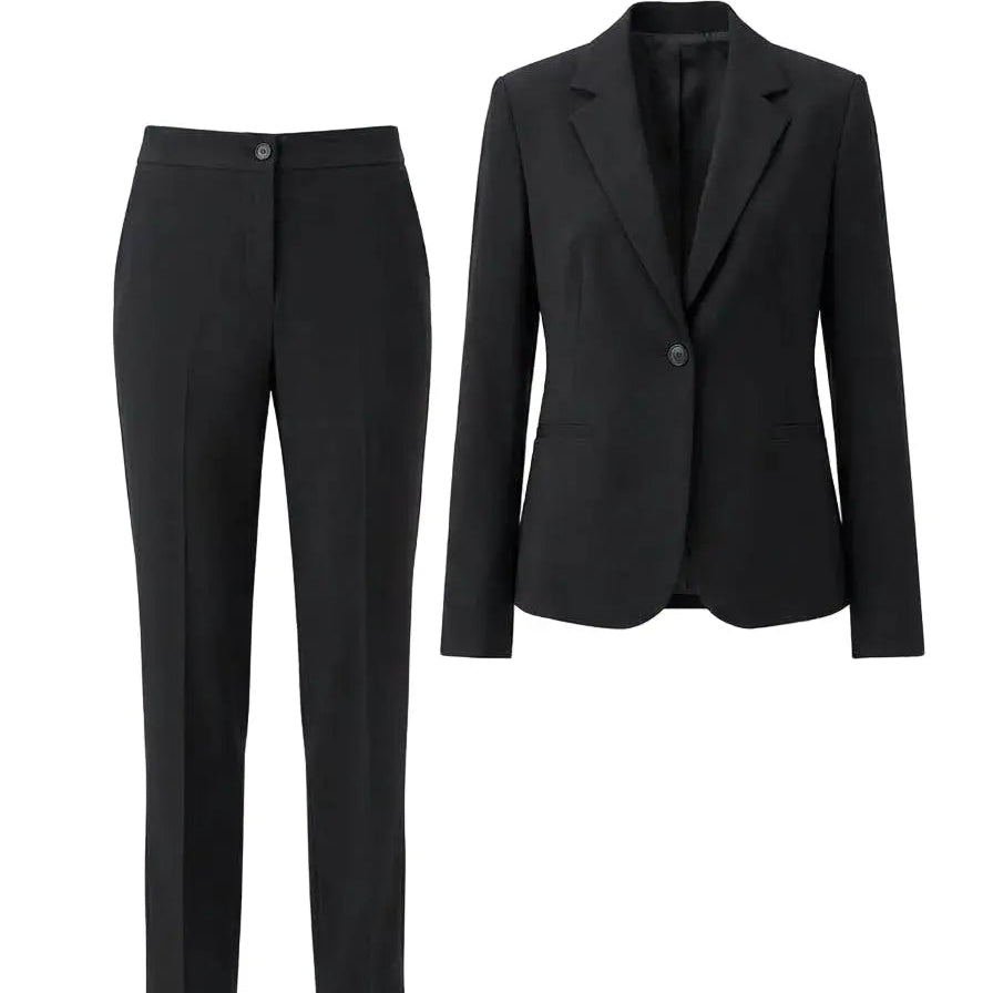 Tailleur Dorabella con giacca monopetto e pantalone gamba dritta, look da ospite per un matrimonio invernale