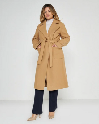 Elegant long camel coat with belt, perfect for a stylish and trendy look. Discover exclusive outlet offers now.