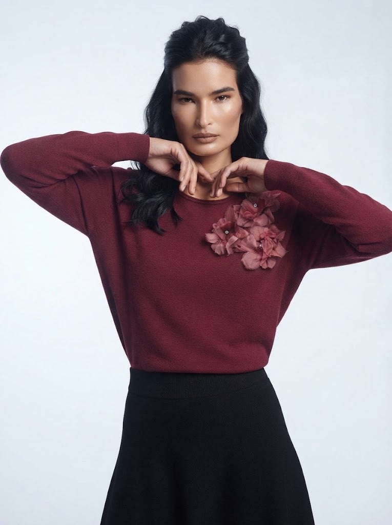 Maglia girocollo con applicazione fiori