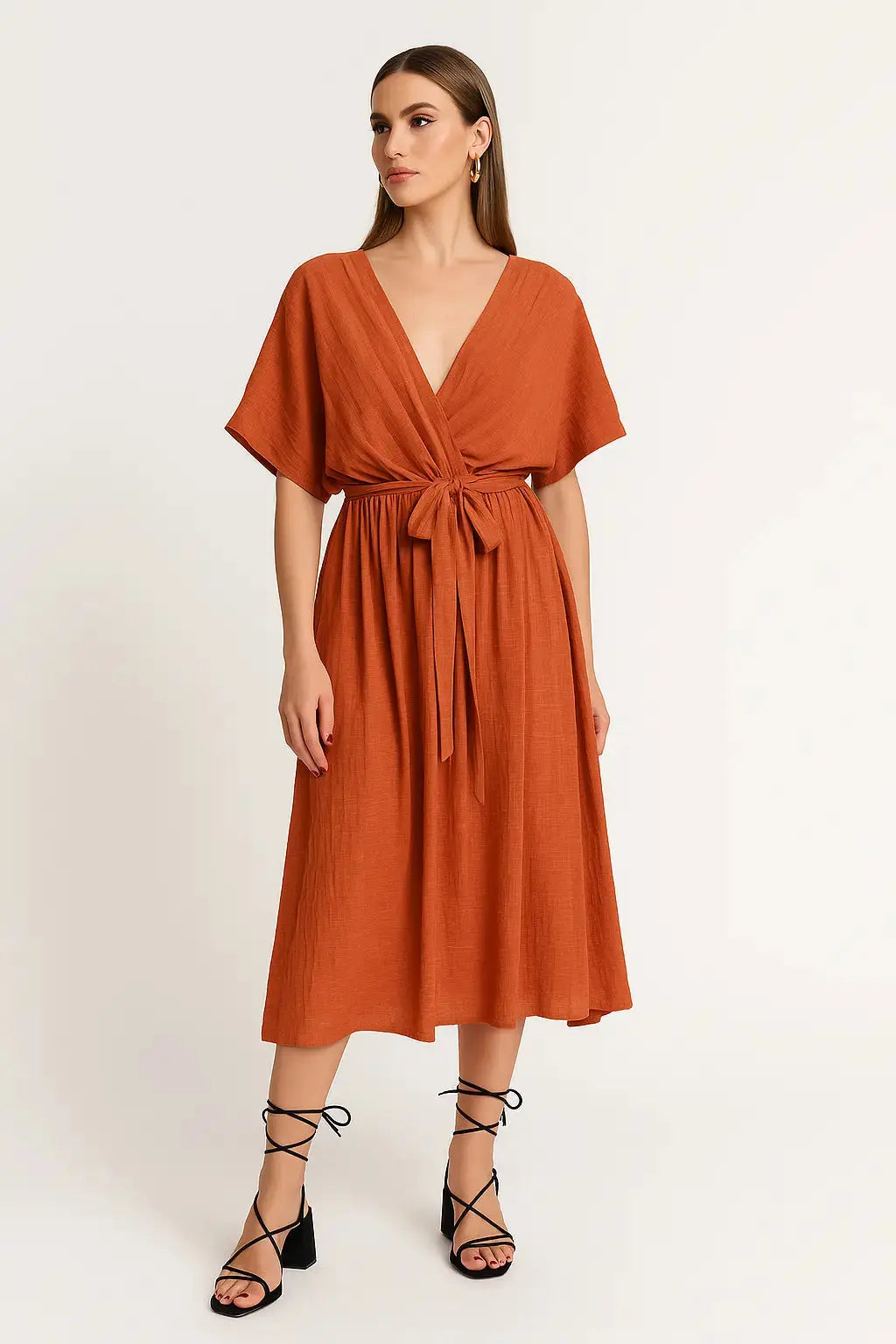 Abito con manica kimono, scollo a V incrociato e fusciacca in vita Unica by Dorabella