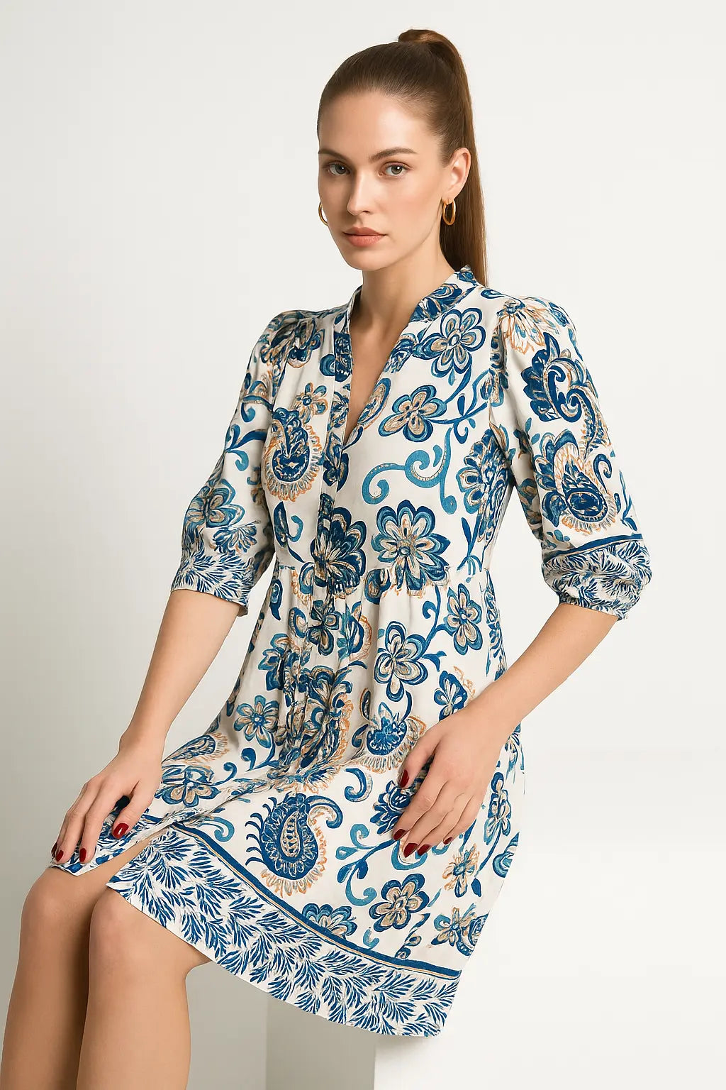 Abito con scollo a V e bottoni in viscosa a fantasia DORABELLA