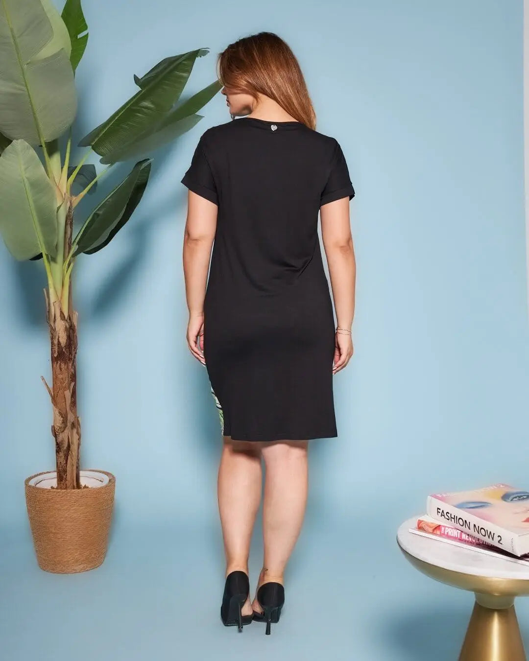 Abito dritto in jersey di viscosa elasticizzato con fantasia multicolore sul davanti. VERDE DORABELLA