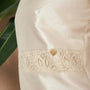 Abito giromanica a tubino in shantung con inserto in pizzo in vita DORABELLA COUTURE
