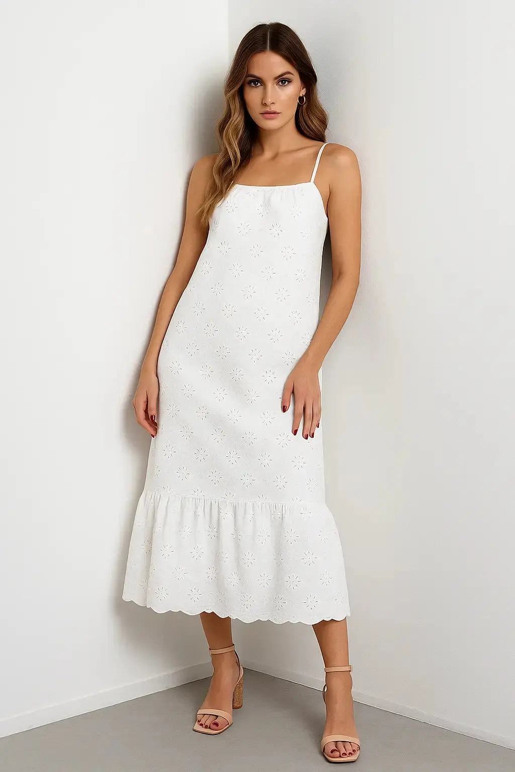 Abito lungo a bretelle in tessuto sangallo oversize Unica by Dorabella