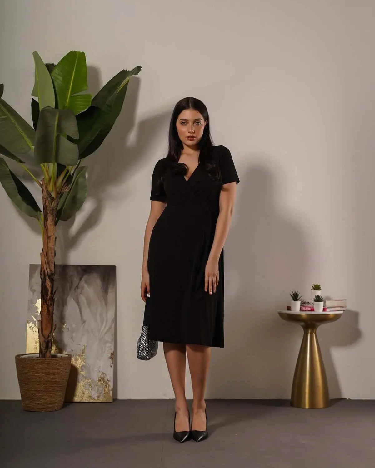 Abito mezza manica midi in tinta unita a portafoglio NERO DORABELLA