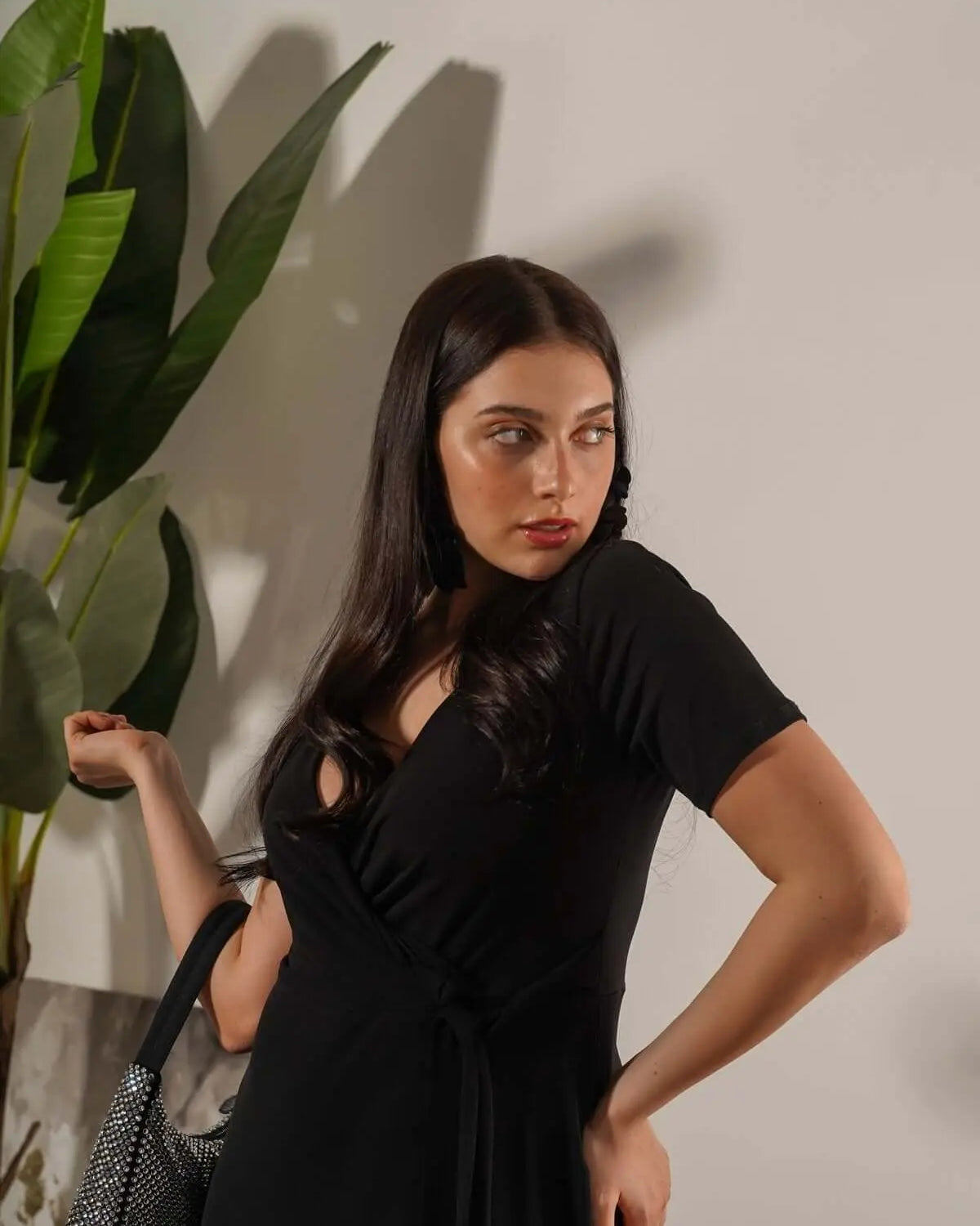 Abito mezza manica midi in tinta unita a portafoglio NERO DORABELLA