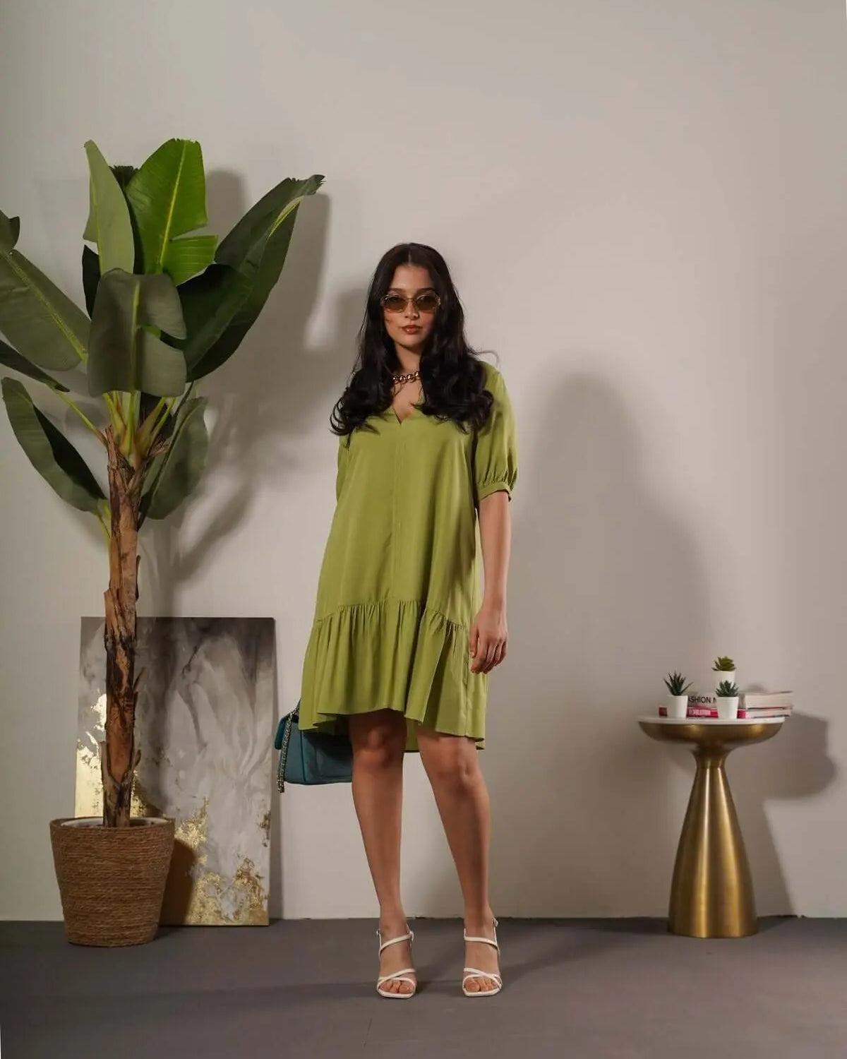 Abito mini a maniche corte in rayon tinta unita con balza sul fondo. PISTACCHIO DORABELLA XXL