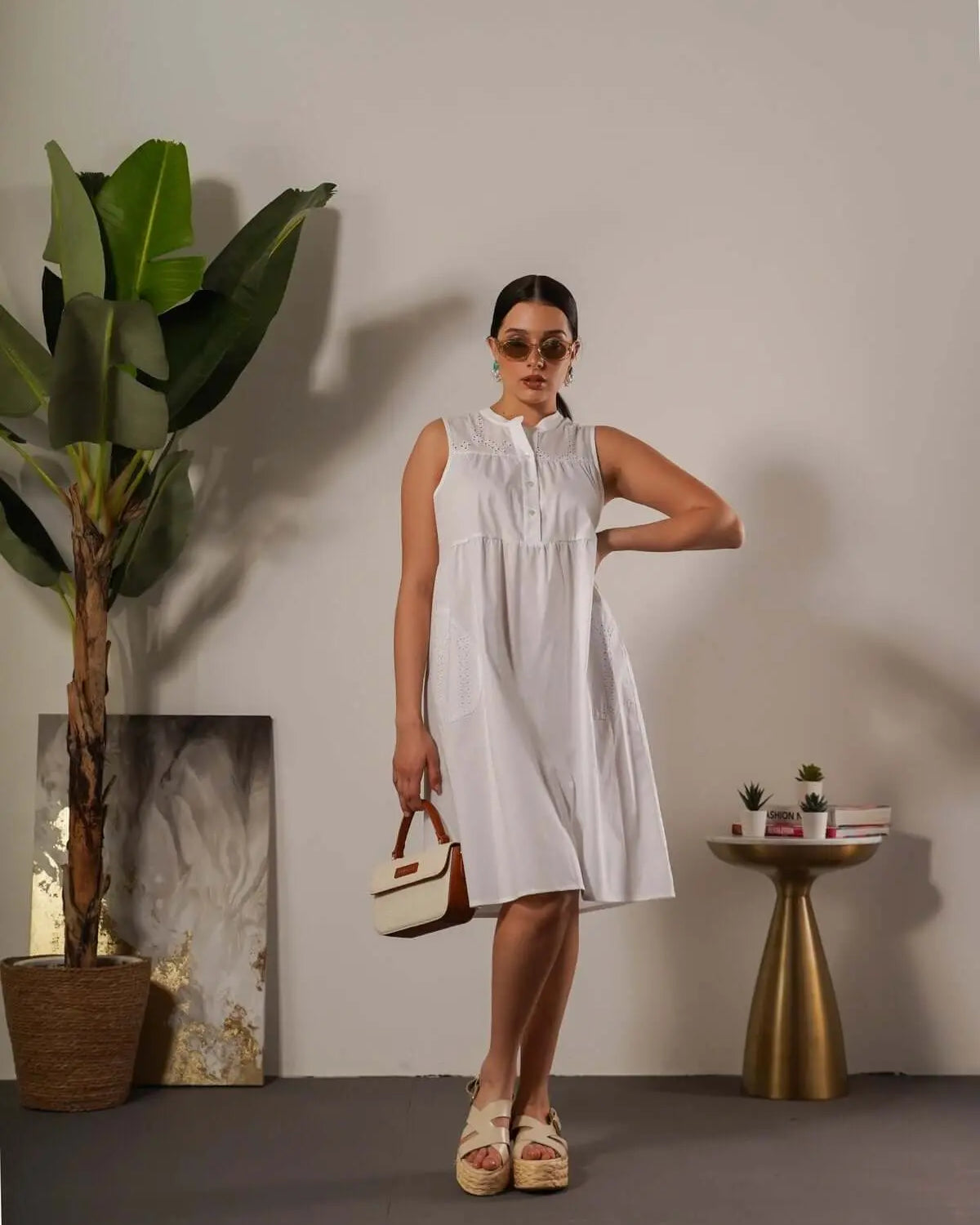 Abito smanicato in cotone con ricamo in pizzo Sangallo BIANCO DORABELLA XXL