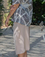 Bermuda in cady elasticizzato tinta unita con chiusura zip laterale. BEIGE DORABELLA