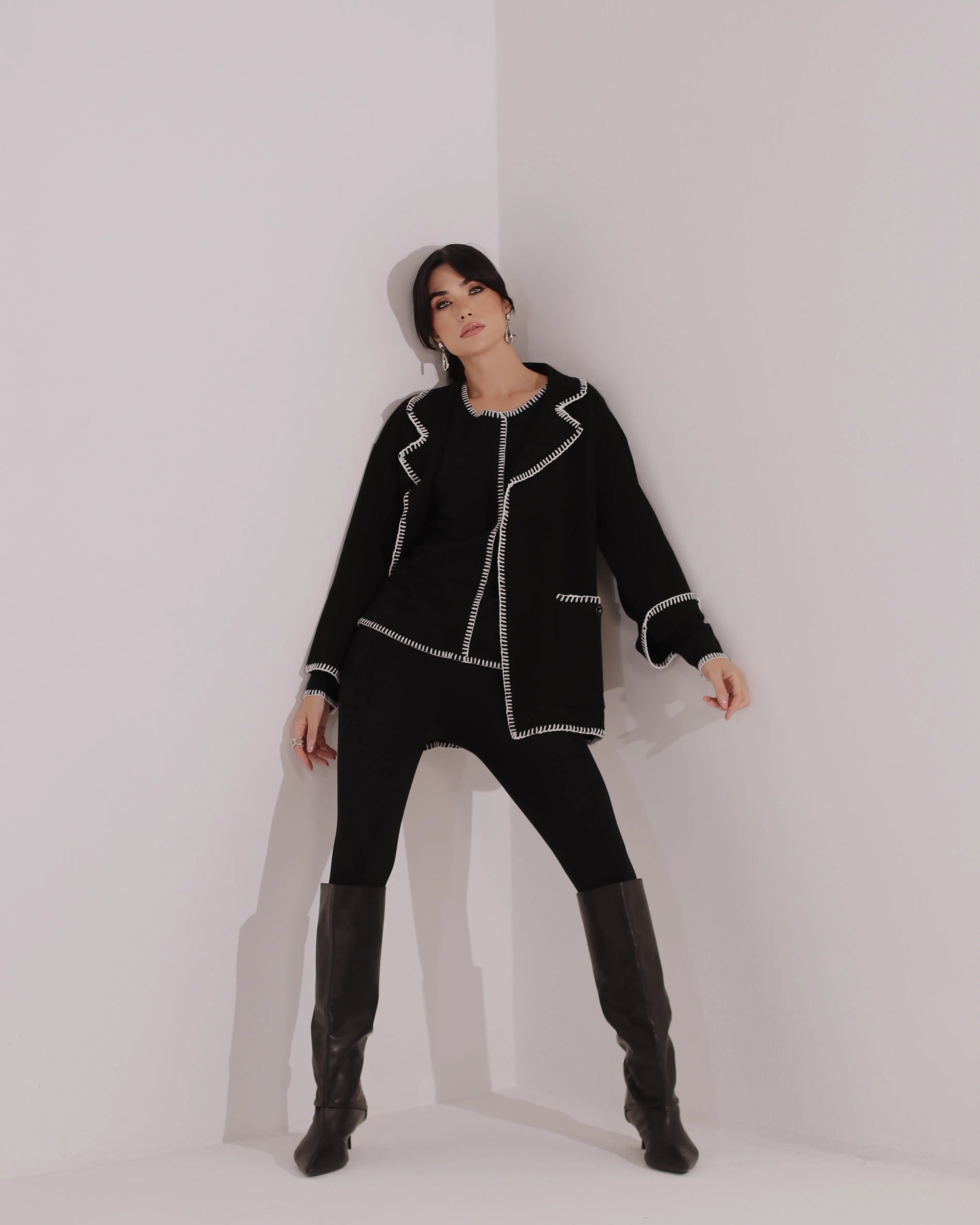 Blazer in maglia con profili a contrasto DORABELLA