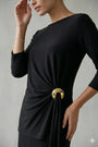 Blusa Ity con accessorio metallico DORABELLA