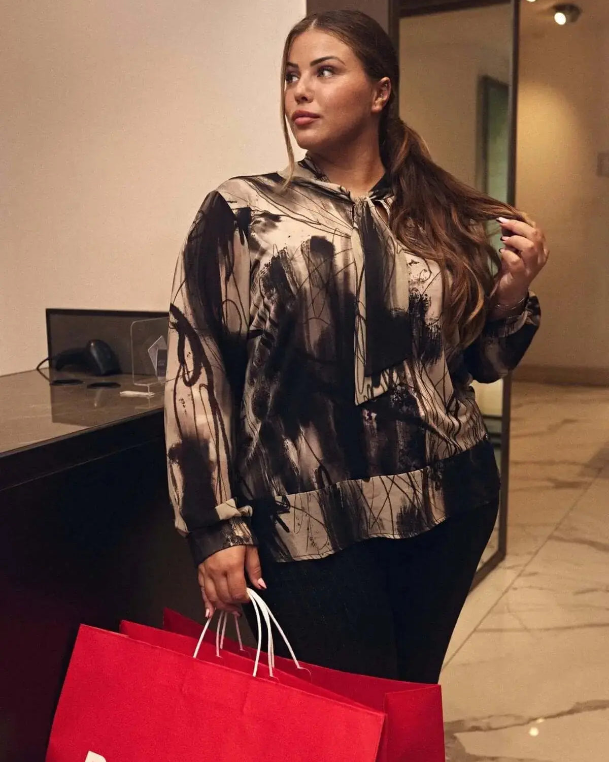 Blusa a fantasia con collo a fusciacca FANTASIA DORABELLA PIU'