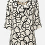 Blusa ampia e lunga in raso stampato a fantasia con accessorio scollo DORABELLA Nero-49