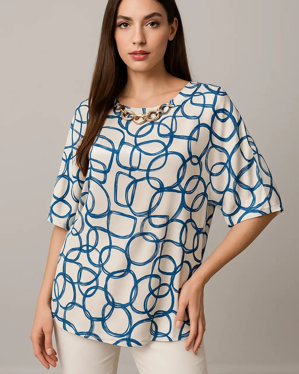 Blusa ampia e lunga in raso stampato a fantasia con accessorio scollo DORABELLA PIU'