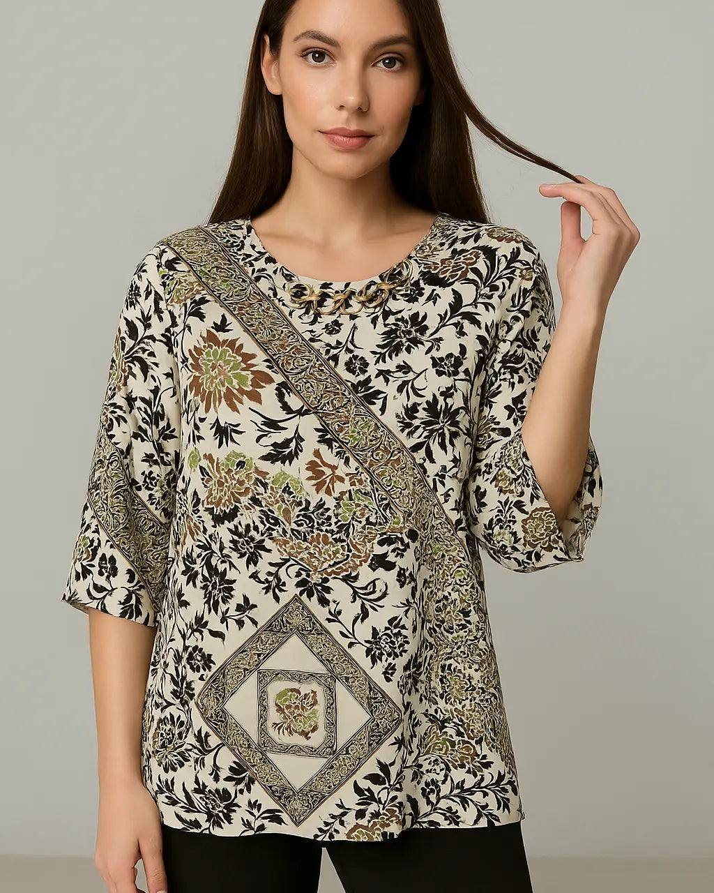 Blusa ampia e lunga in raso stampato a fantasia con accessorio scollo DORABELLA PIU'