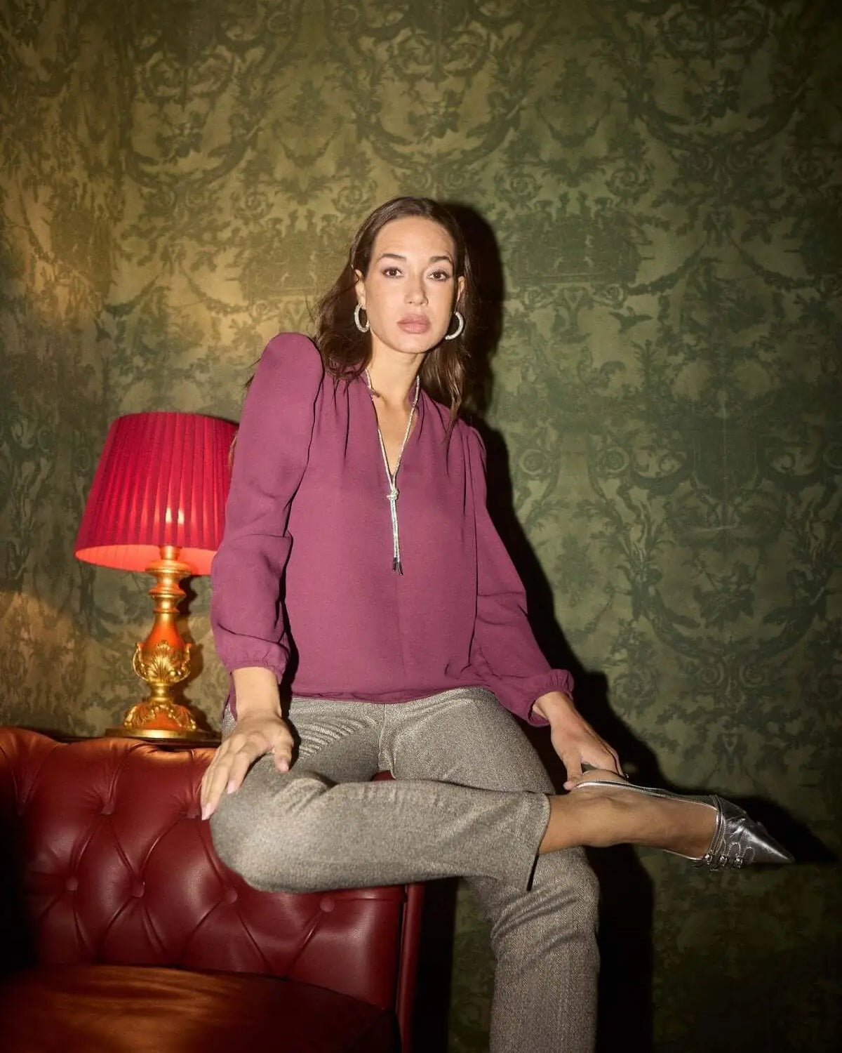 Blusa con accessorio gioiello allo scollo MALVA DORABELLA