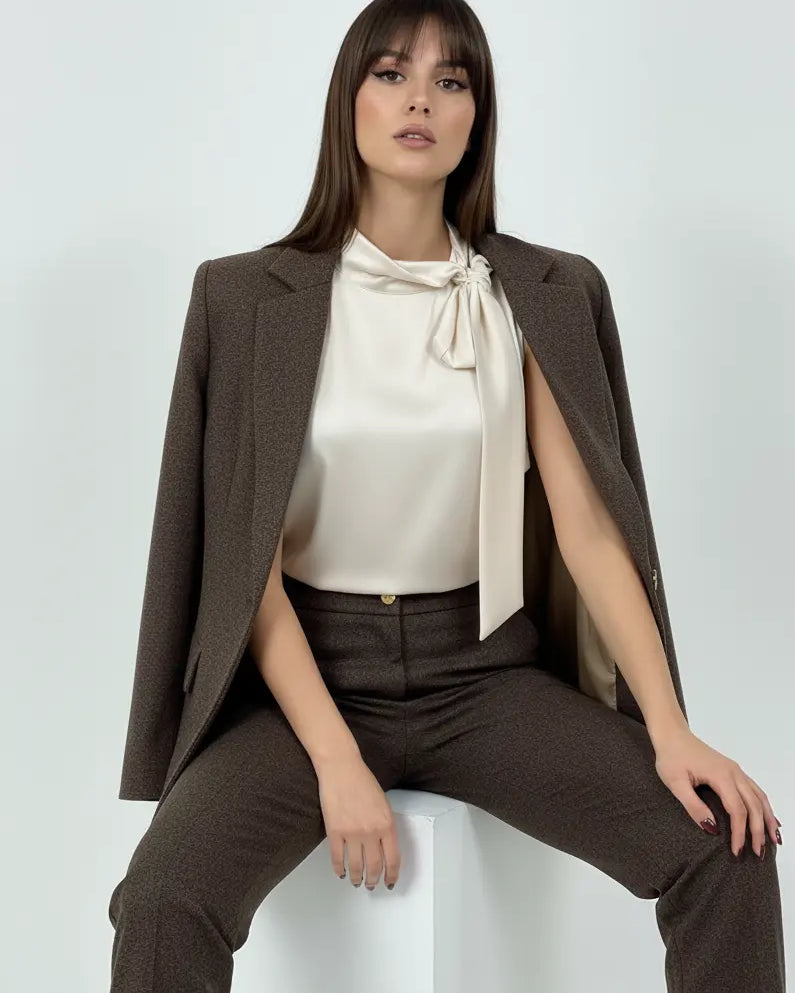 Blusa con fiocco al collo DORABELLA