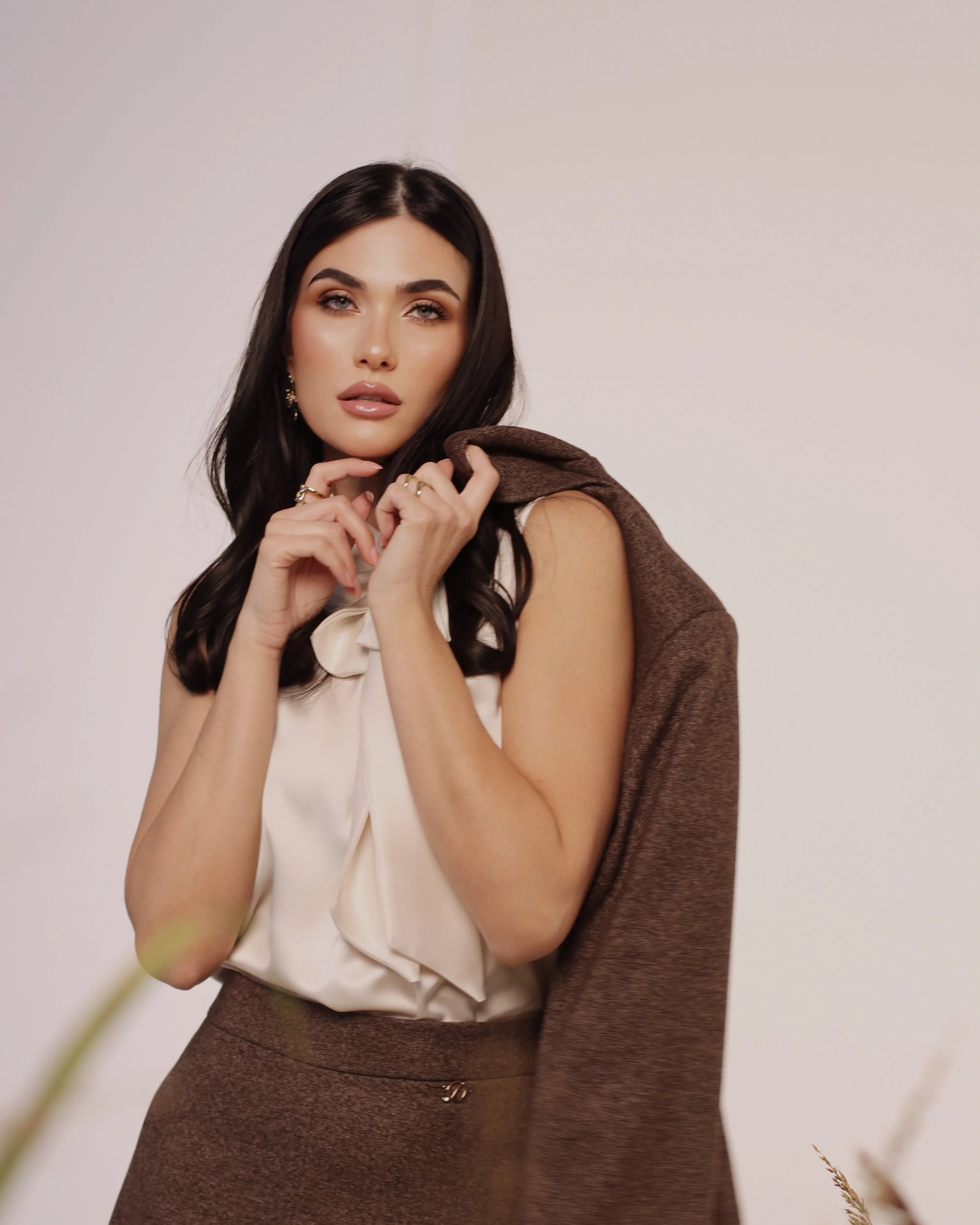 Blusa con fiocco al collo DORABELLA