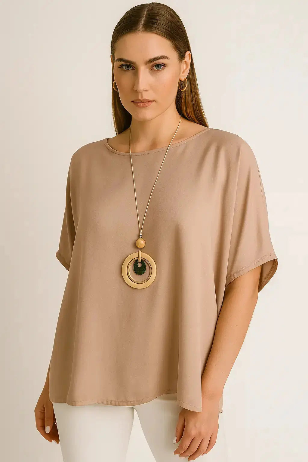 Blusa con fondo sorriso e collana accessorio Unica by Dorabella