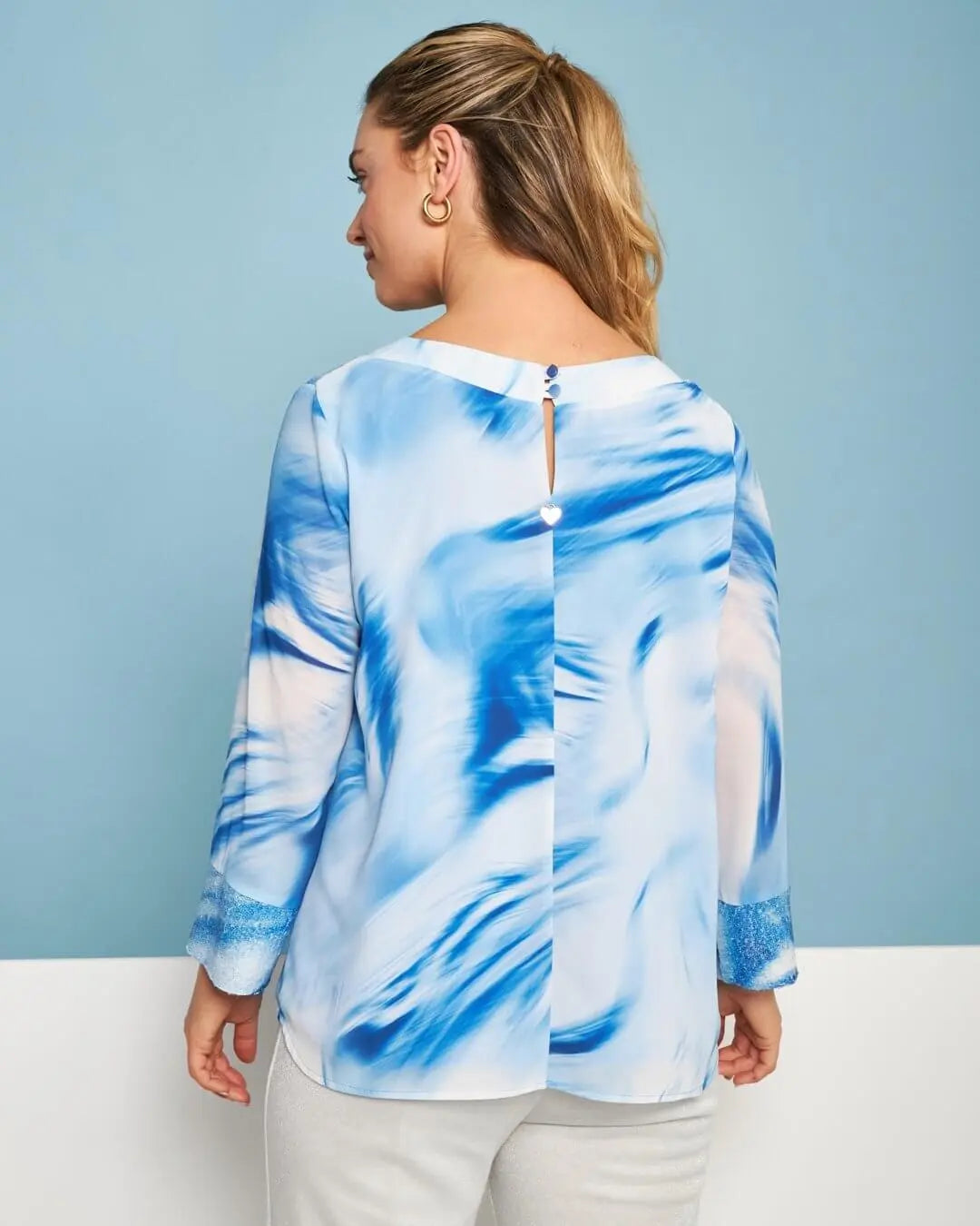 Blusa fluida in georgette con fantasia astratta sfumata e dettagli in paillettes AZZURRO DORABELLA