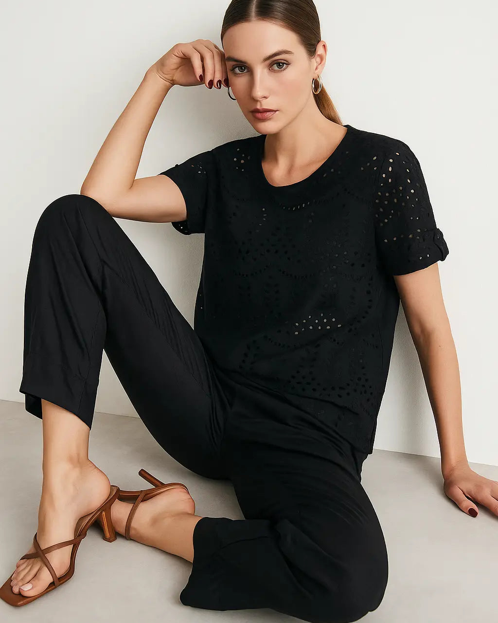 Blusa girocollo a mezza manica con risvolto DORABELLA