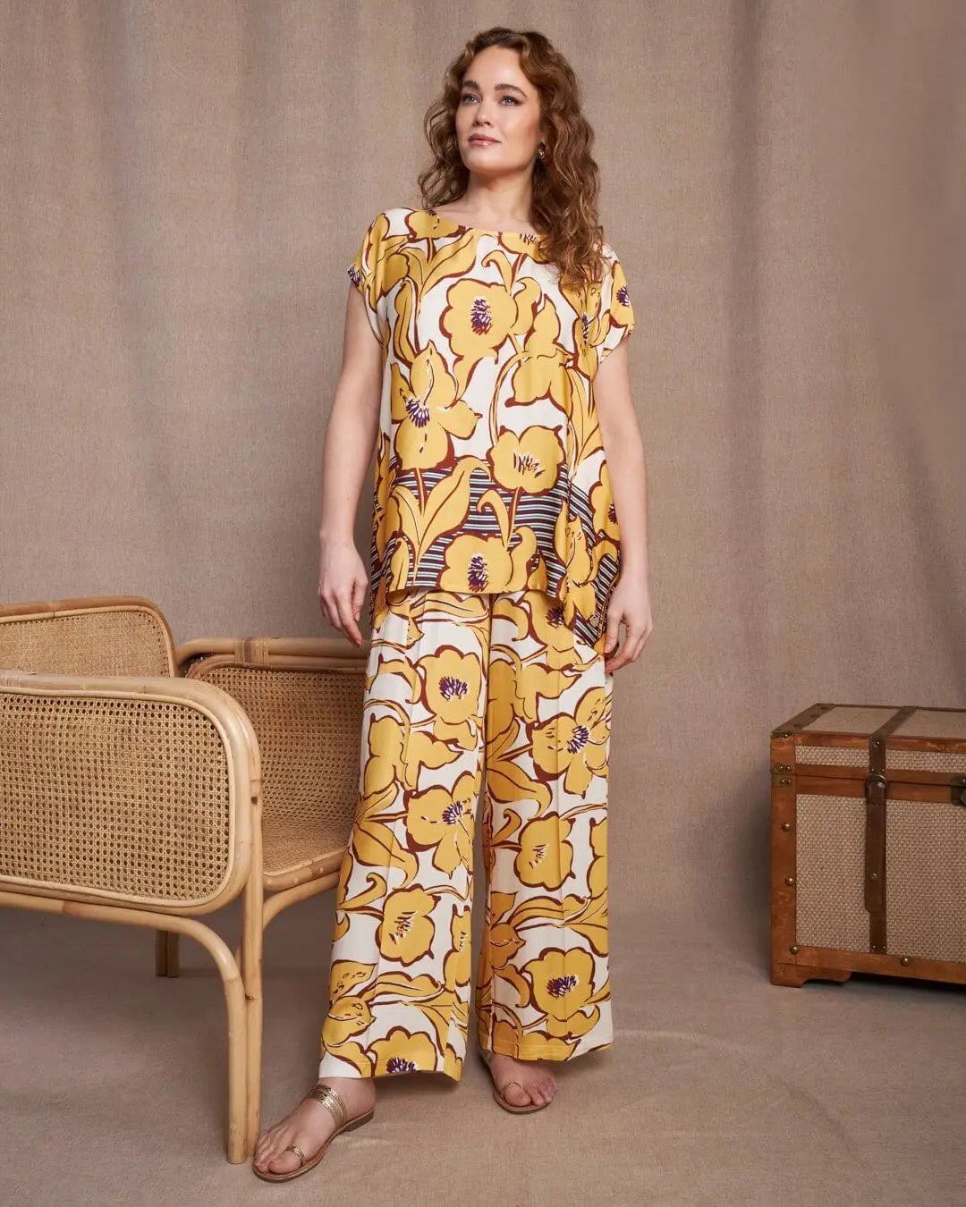 Blusa girocollo in viscosa lucida con fantasia floreale OCRA DORABELLA PIU'