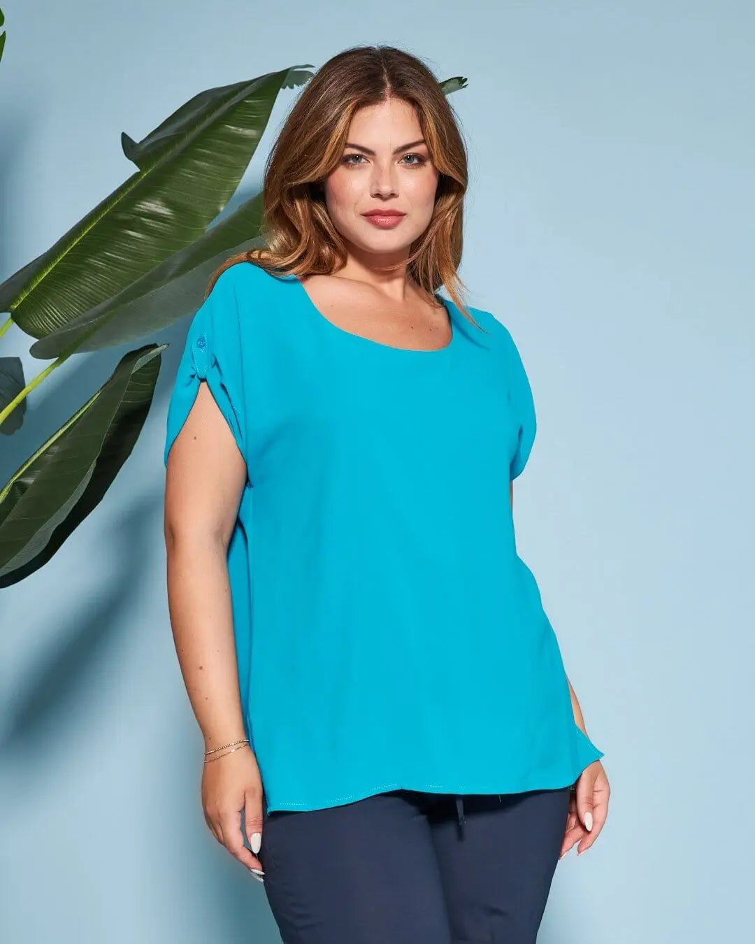 Blusa girocollo tinta unita o fantasia con maniche corte kimono e spacchi laterali AZZURRO DORABELLA