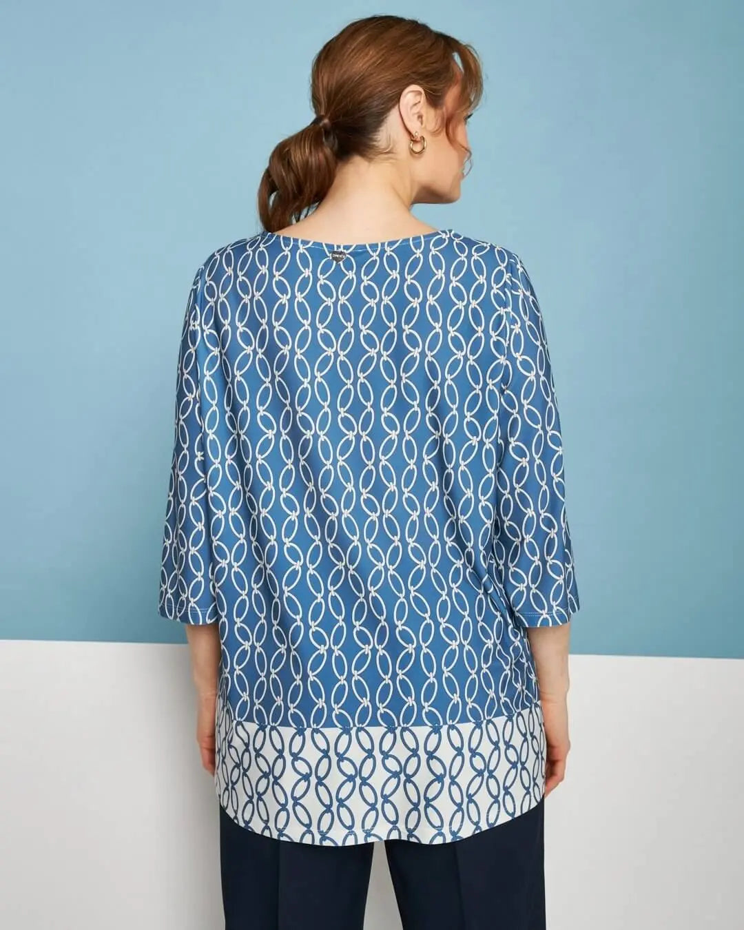 Blusa in jersey elasticizzato bi-colore con fantasia catena e dettaglio gioiello DENIM DORABELLA PIU'