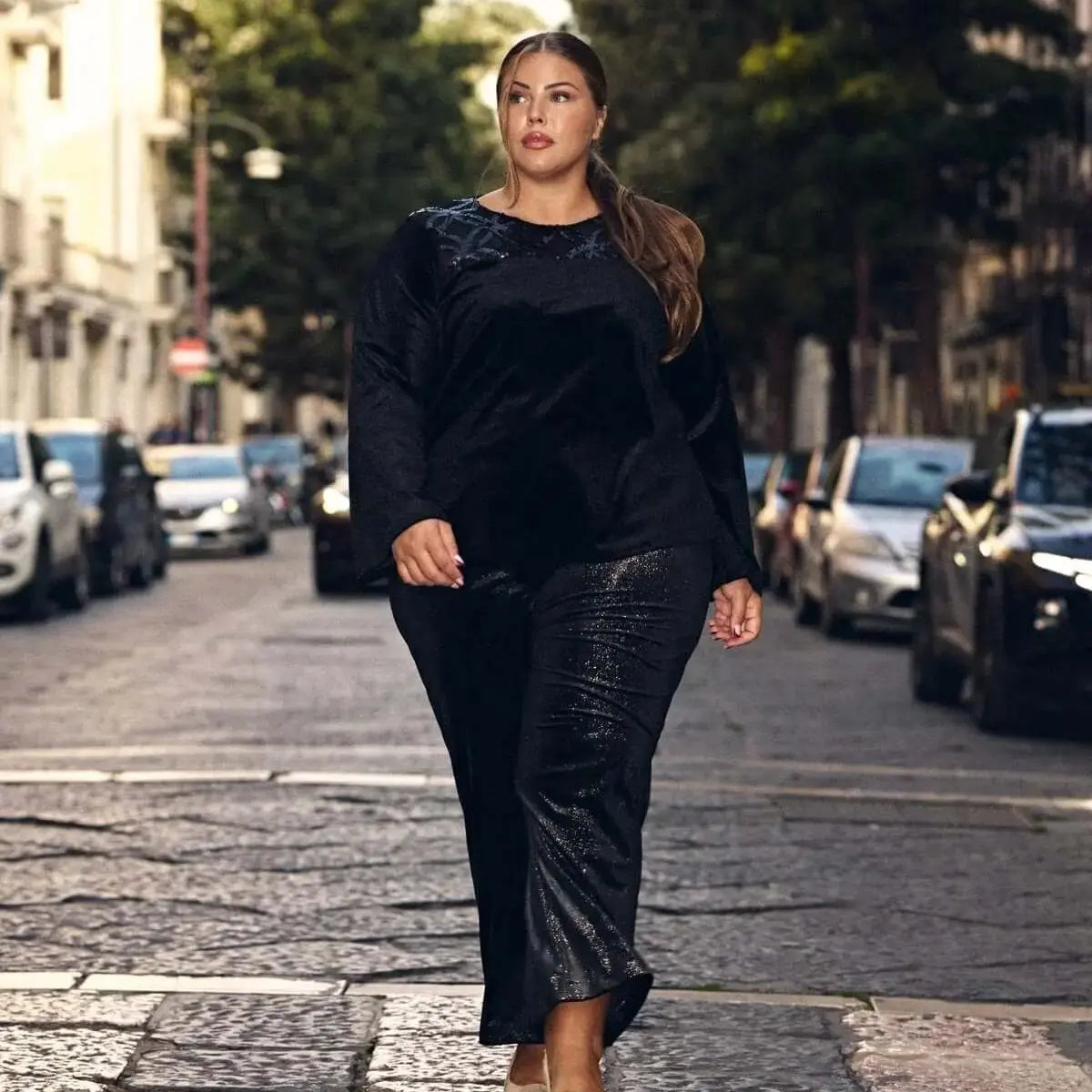 Blusa in velluto con inserto in pizzo ricamato NERO DORABELLA PIU' 49