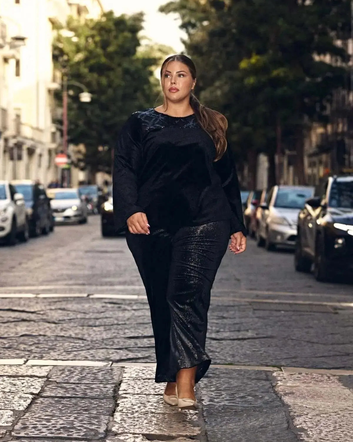 Blusa in velluto con inserto in pizzo ricamato NERO DORABELLA PIU' 49