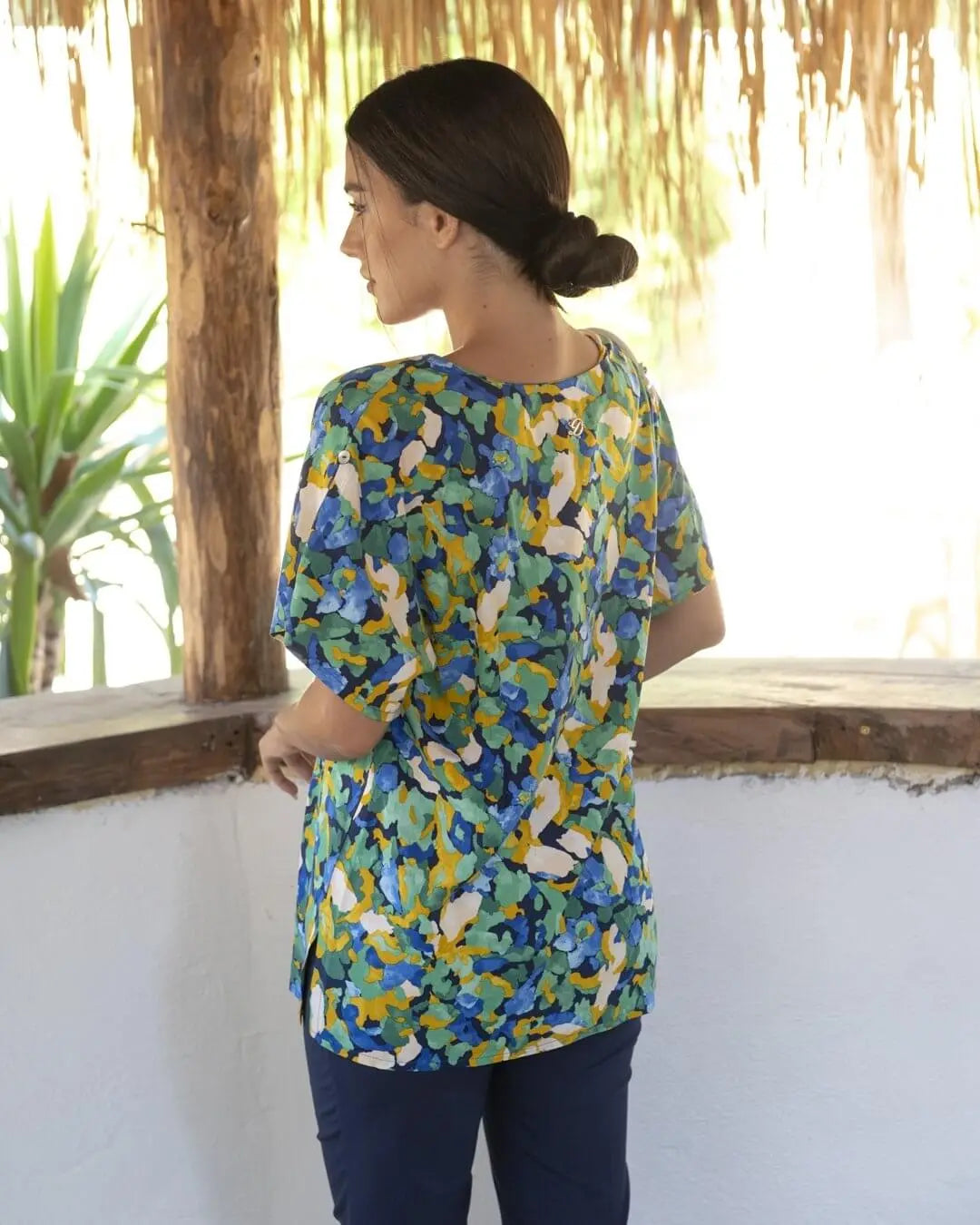 Blusa mezza manica in viscosa con fantasia acquerello e spacchetti laterali BLUETTE DORABELLA