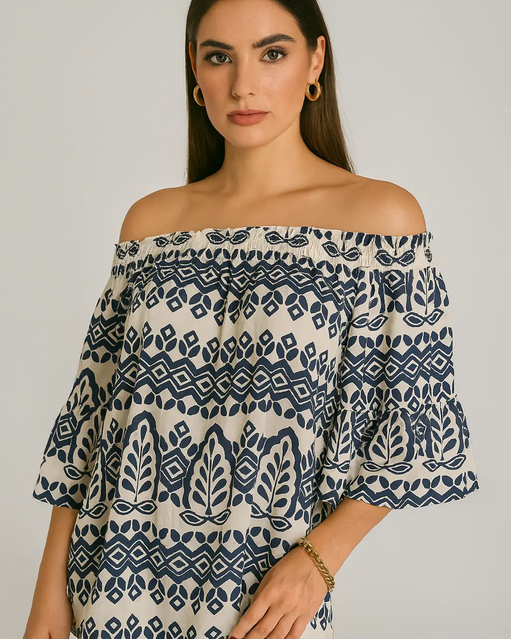 Blusa stampata con scollo omerale elasticizzato con balze DORABELLA