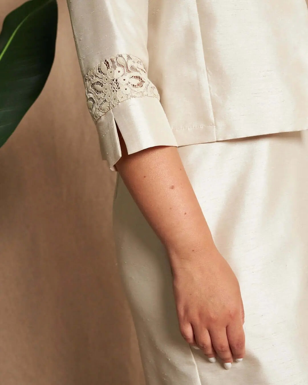 Bolerino in shantung con inserti in pizzo sulle maniche CHAMPAGNE DORABELLA COUTURE