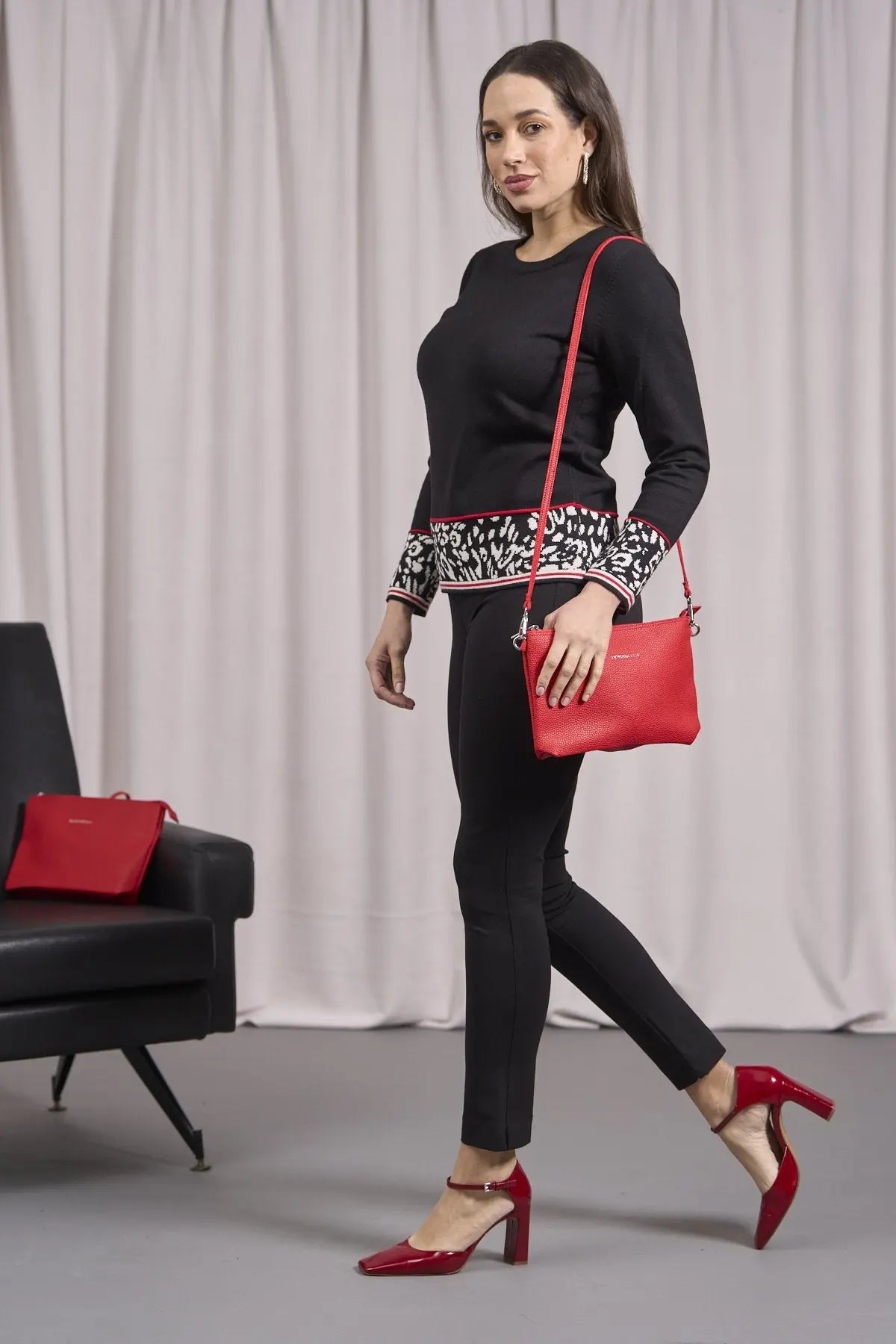 Borsa a tracolla Easy smart in ecopelle a grana con logo sul davanti RIBES DORABELLA EASY