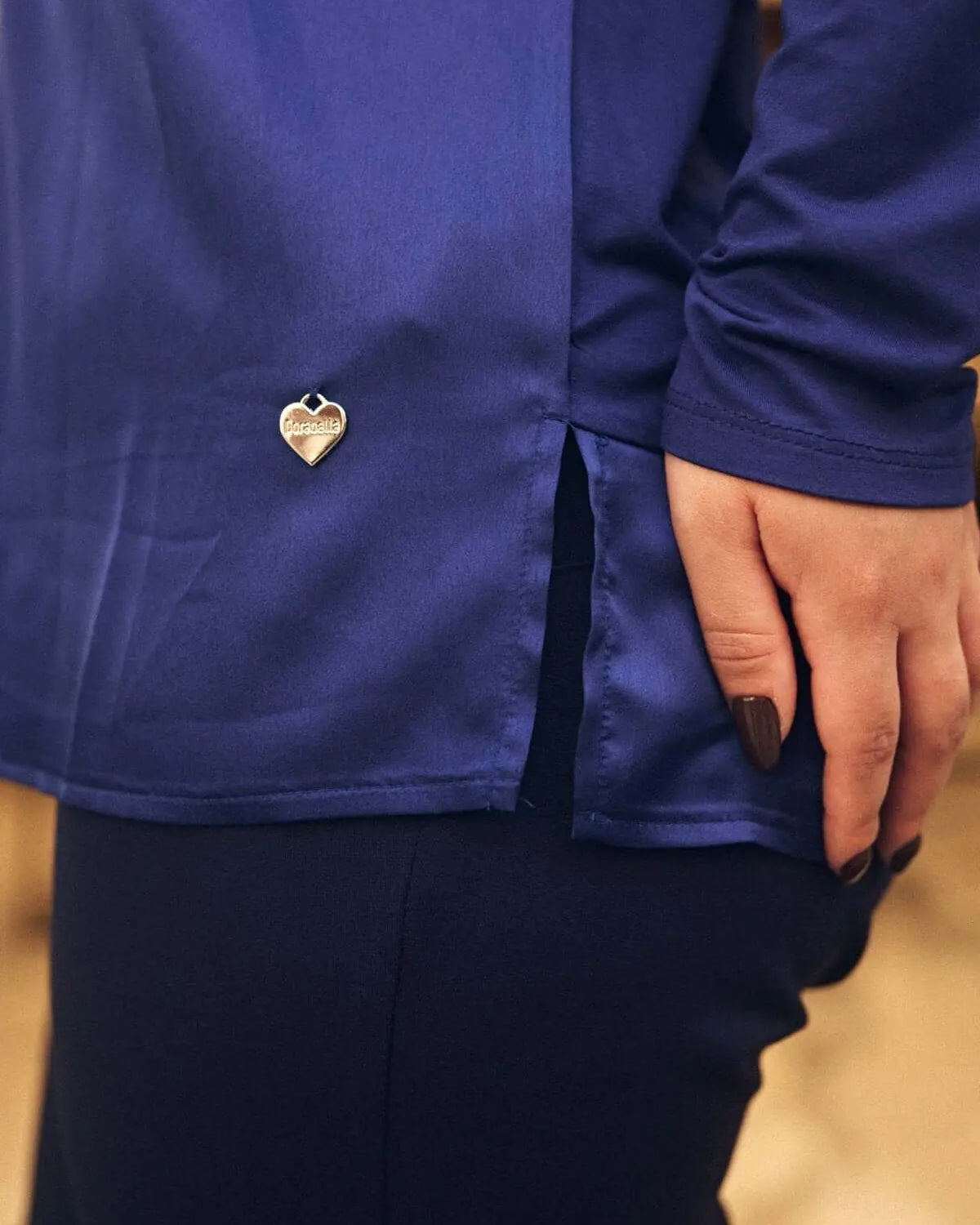 CAMICIA CON SCOLLO SERAFINO BLU DORABELLA