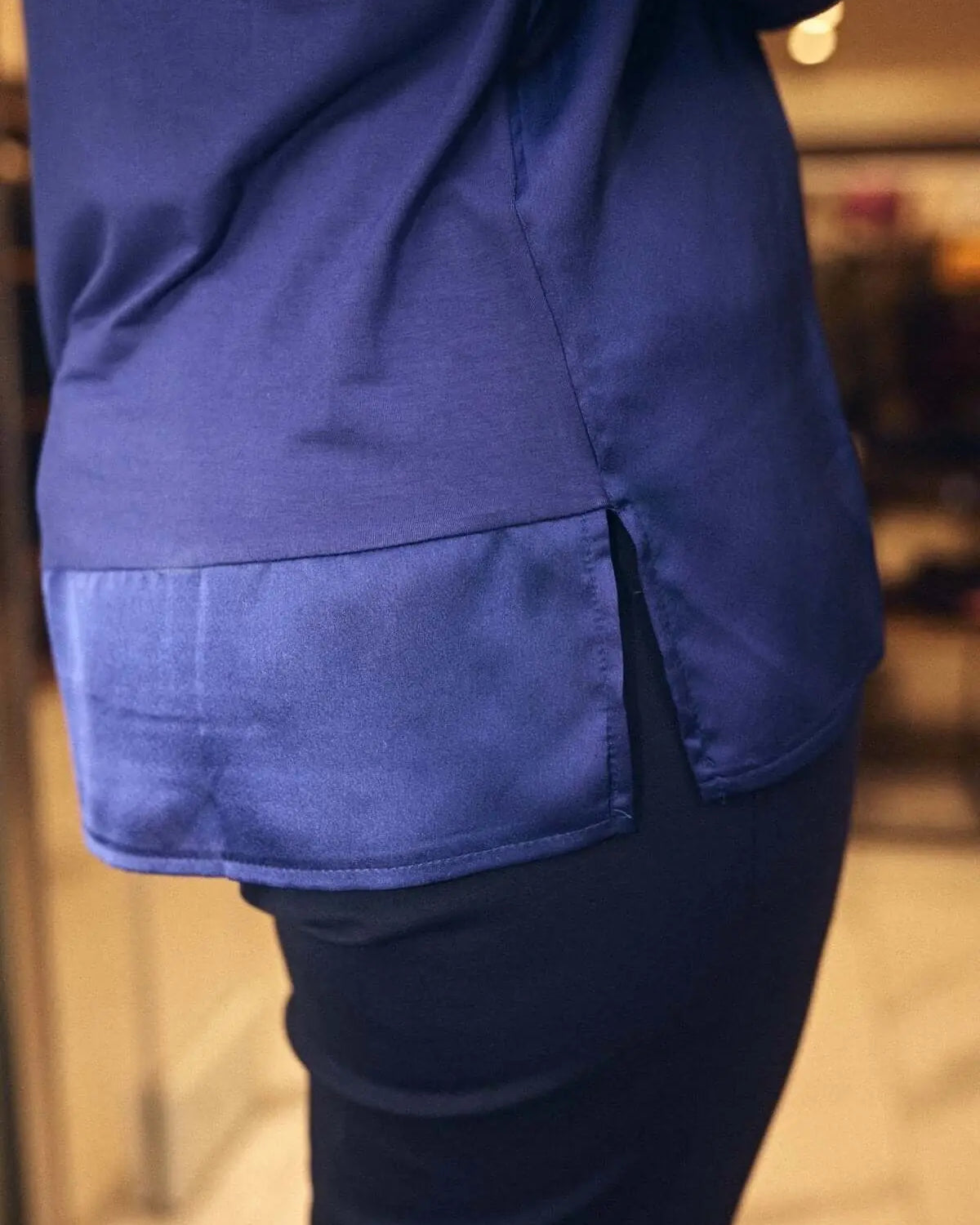 CAMICIA CON SCOLLO SERAFINO BLU DORABELLA