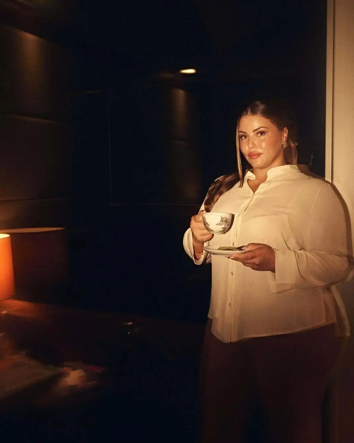 Camicia con colletto alla coreana in georgette tinta unita con bottoni metallici. AVORIO DORABELLA PIU' 49