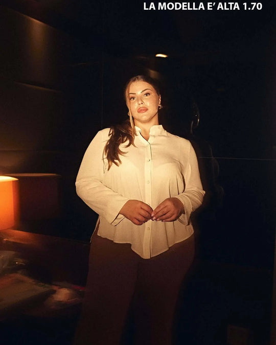 Camicia con colletto alla coreana in georgette tinta unita con bottoni metallici. AVORIO DORABELLA PIU'