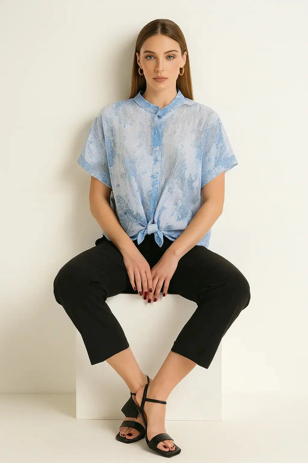 Camicia con manica kimono , abbottonatura e nodo frontali Unica by Dorabella