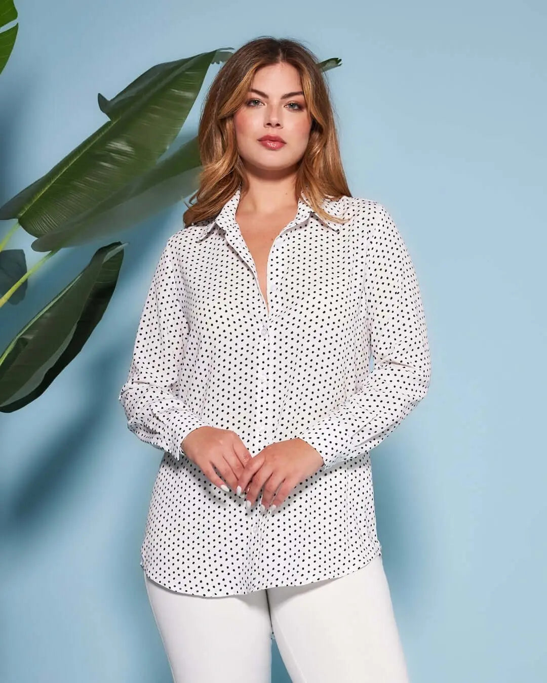 Camicia con maniche a tre quarti in raso tinta unita con fantasia a pois a contrasto. BIANCO-NERO DORABELLA