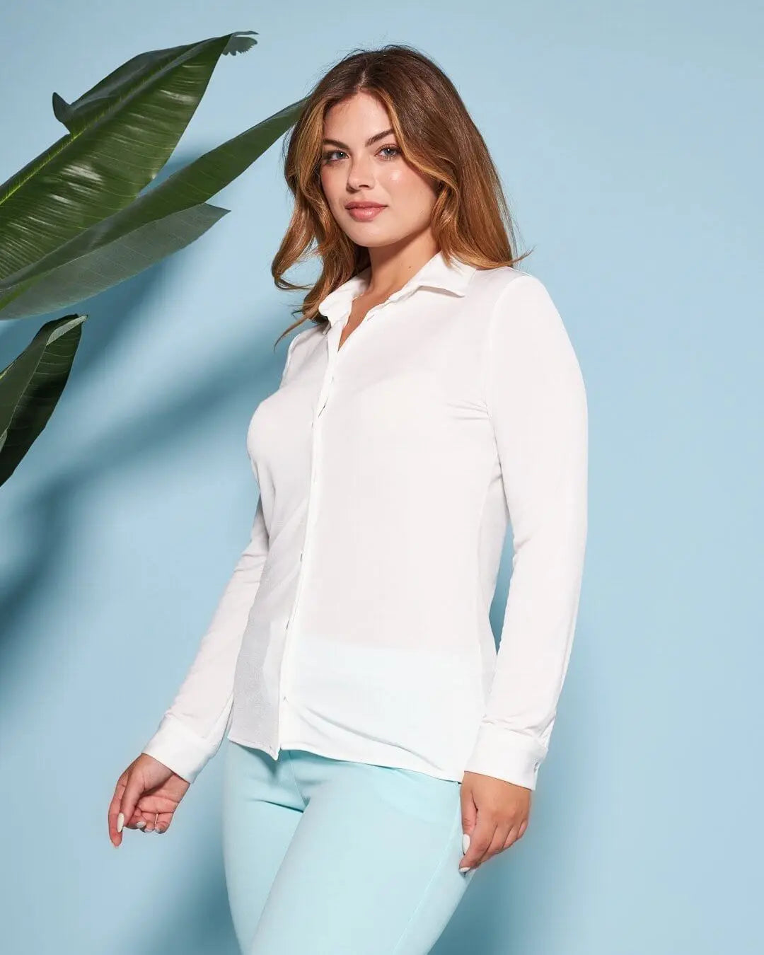 Camicia in jersey elasticizzato tinta unita con maniche a tre quarti. BIANCO DORABELLA