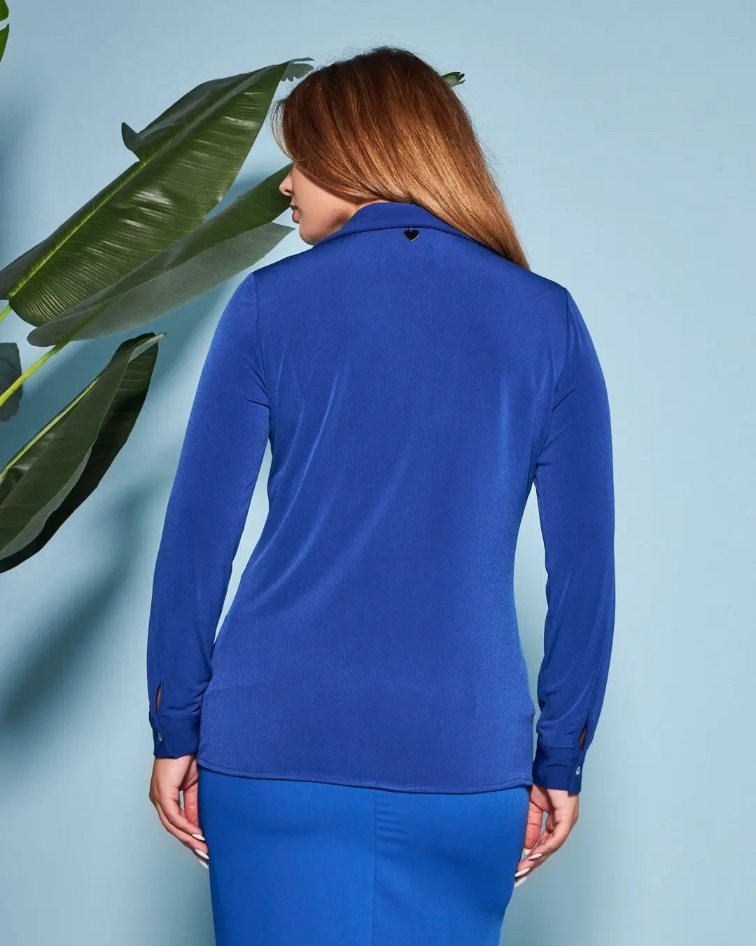 Camicia in jersey elasticizzato tinta unita con maniche a tre quarti. BLU CHINA DORABELLA