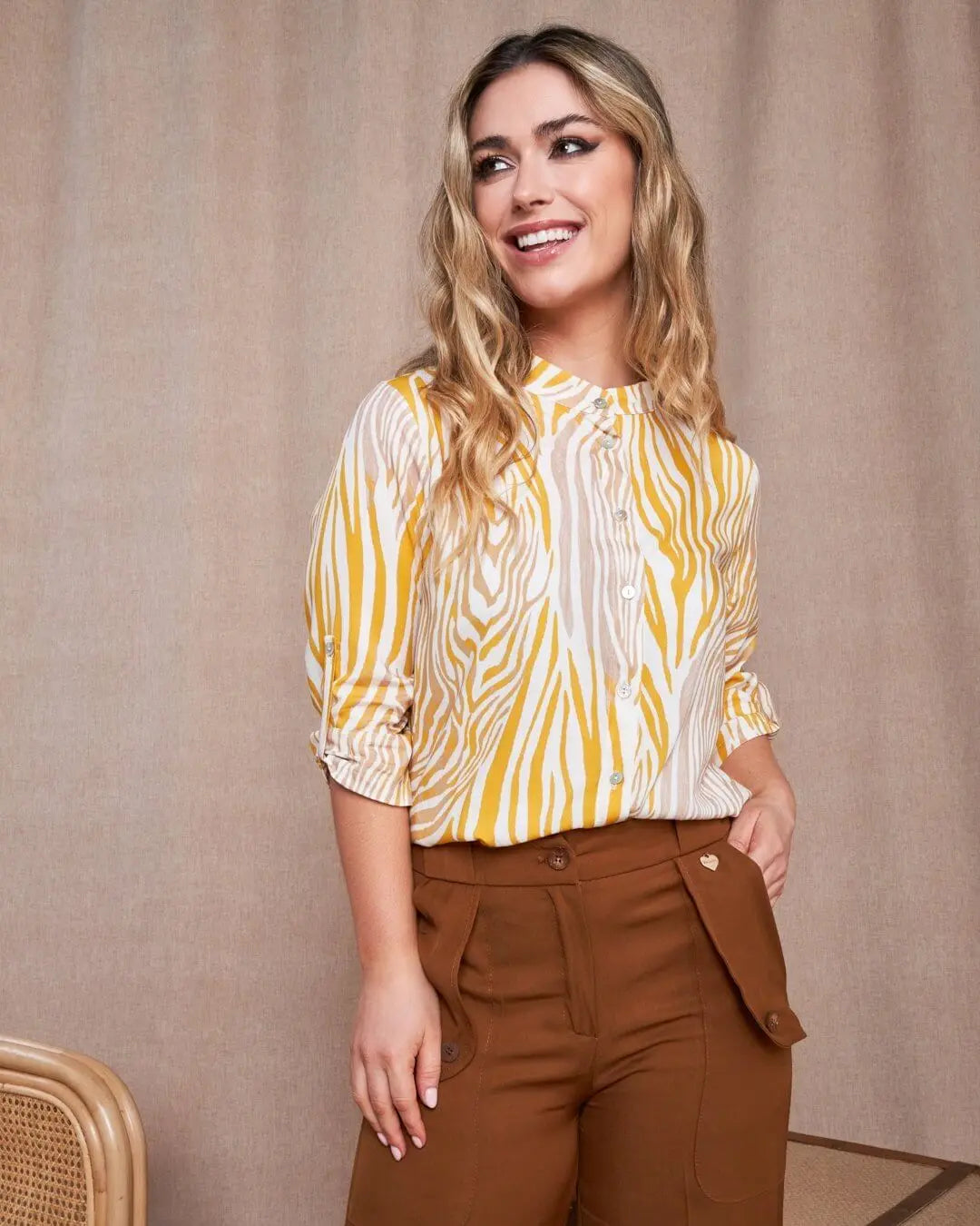 Camicia in viscosa con fantasia animalier e colletto alla coreana OCRA DORABELLA XXL