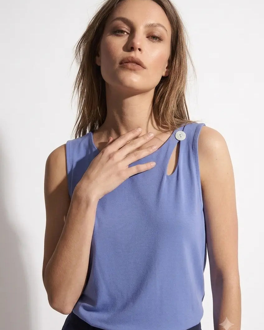 Canotta Fluida con Cut-Out e Bottone Madreperla DORABELLA