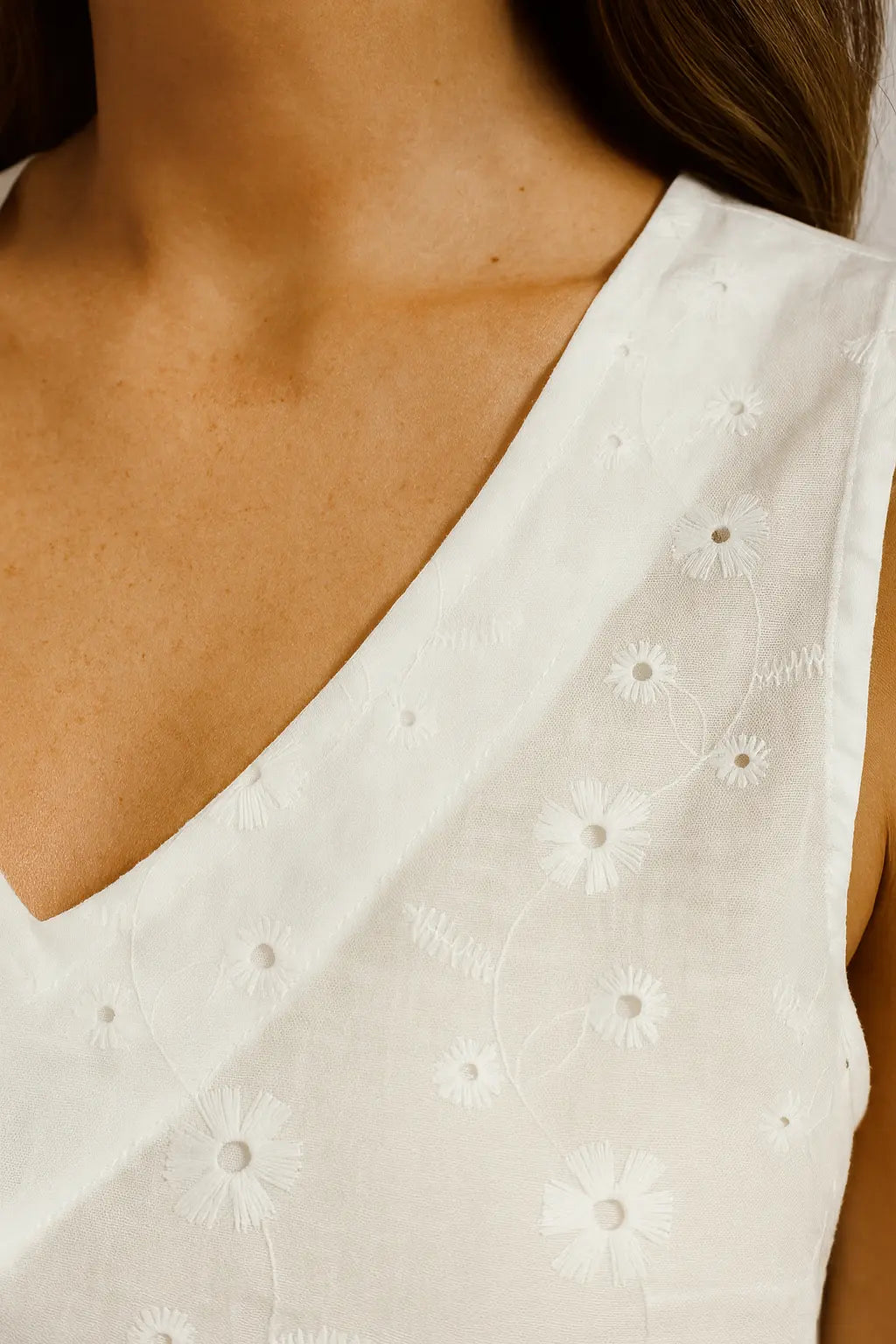 Canotta fantasia con scollo a "V" DORABELLA