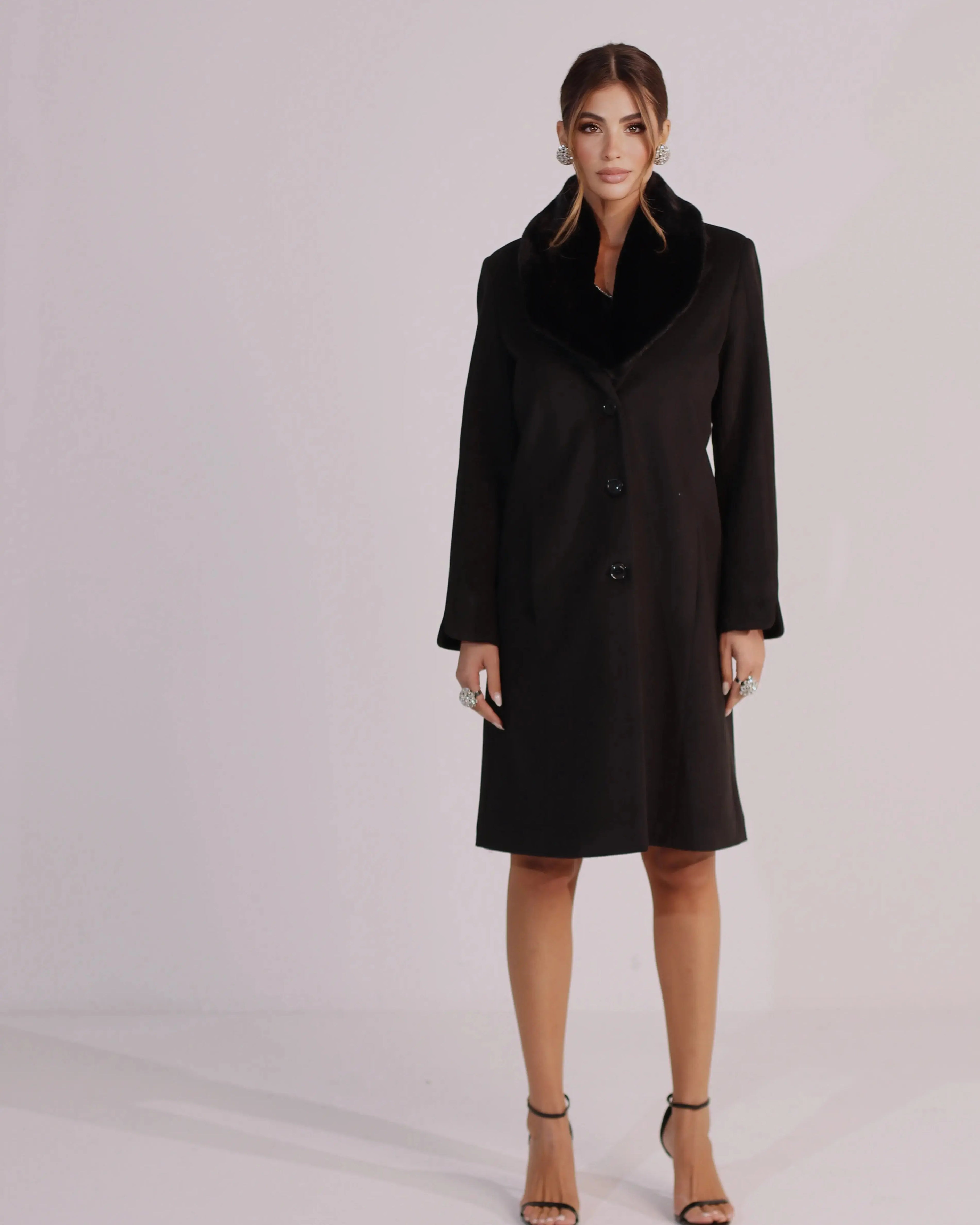 Cappotto lungo con collo in pelliccia DORABELLA