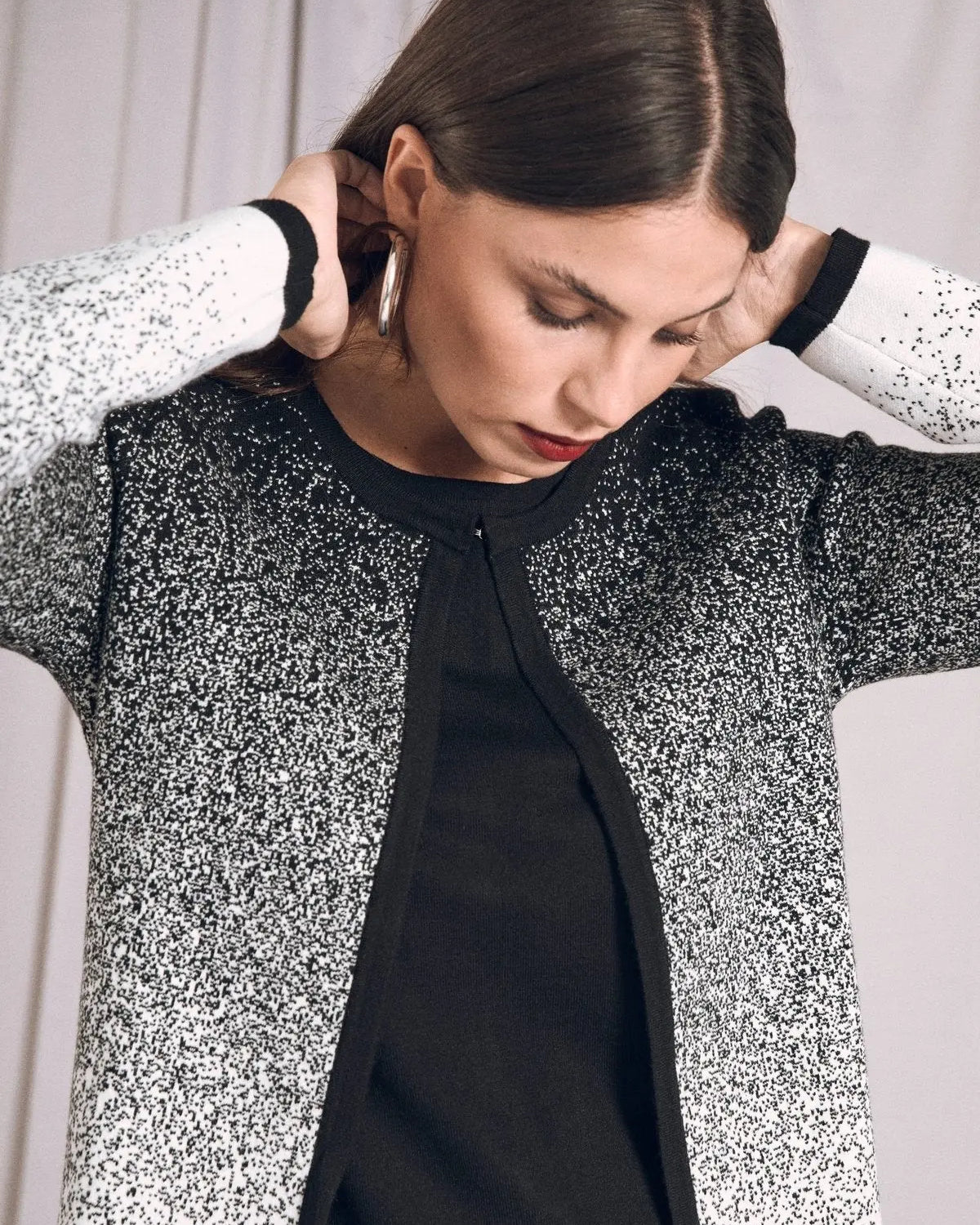 Cardigan a fantasia degradè con gancetto OFF WHITE DORABELLA