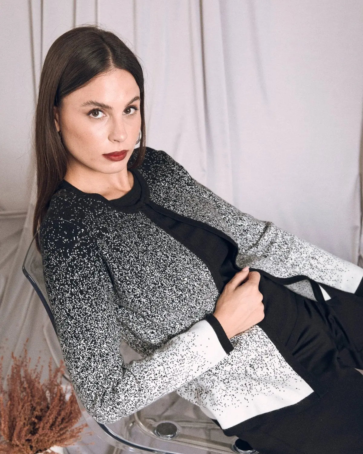 Cardigan a fantasia degradè con gancetto OFF WHITE DORABELLA