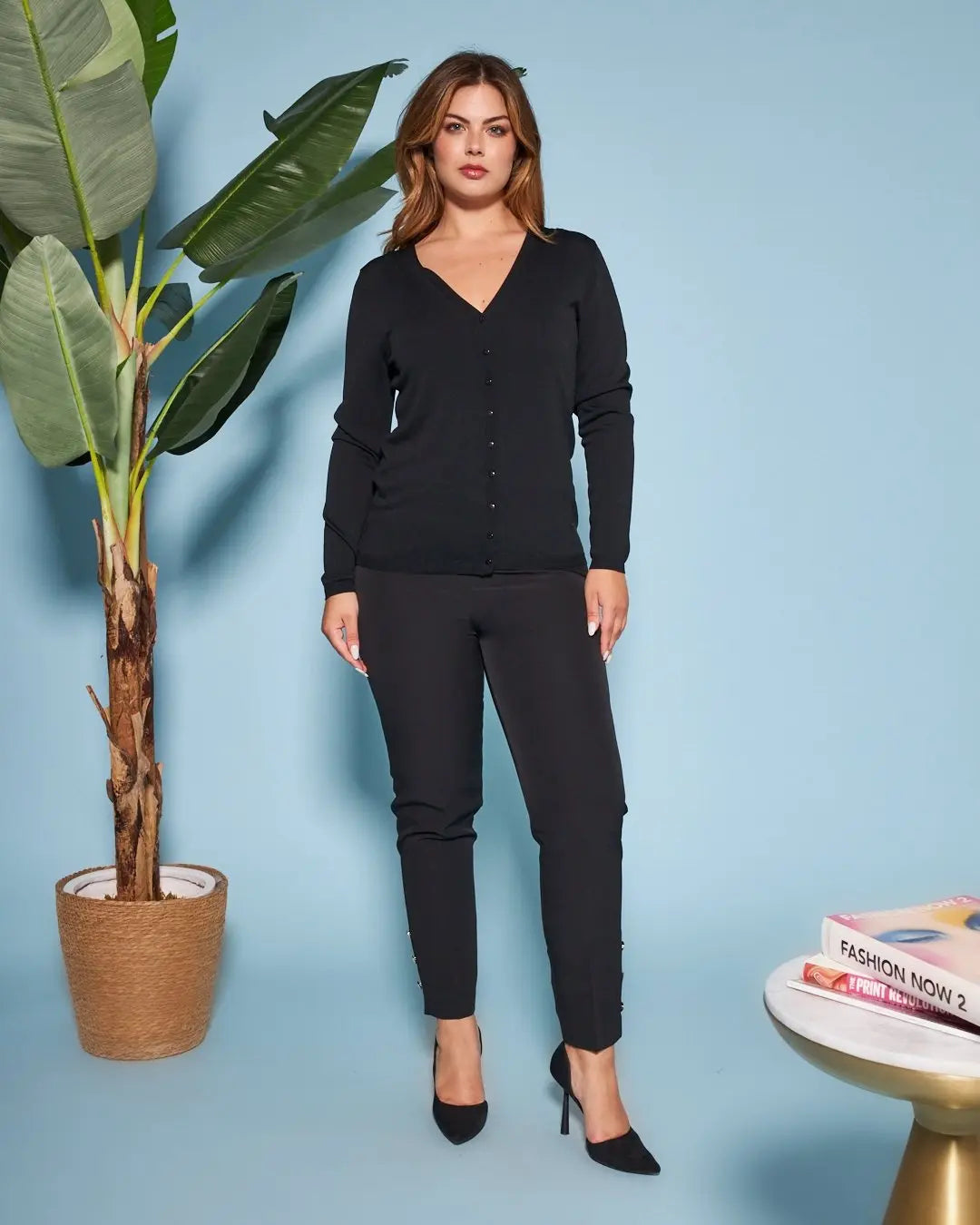 Cardigan basic con bottoni in maglia di misto viscosa con logo in strass NERO DORABELLA