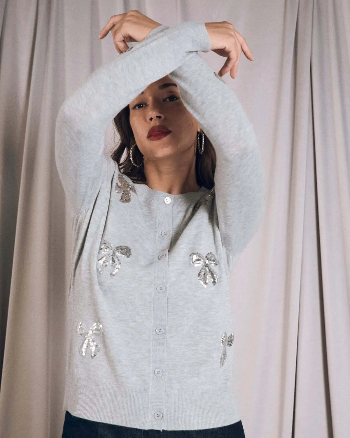 Cardigan con fiocchi ricamati in paillettes silver LIGHT GREY DORABELLA